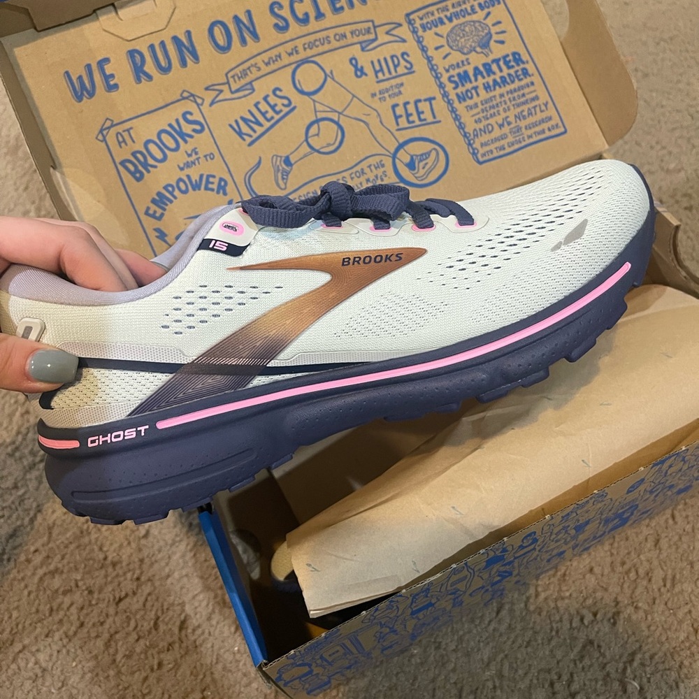 Brooks Sneakers